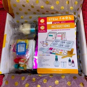 GoldieBlox + JOANN DIY shower fizzy box